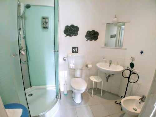 B&B Next Stop image 46